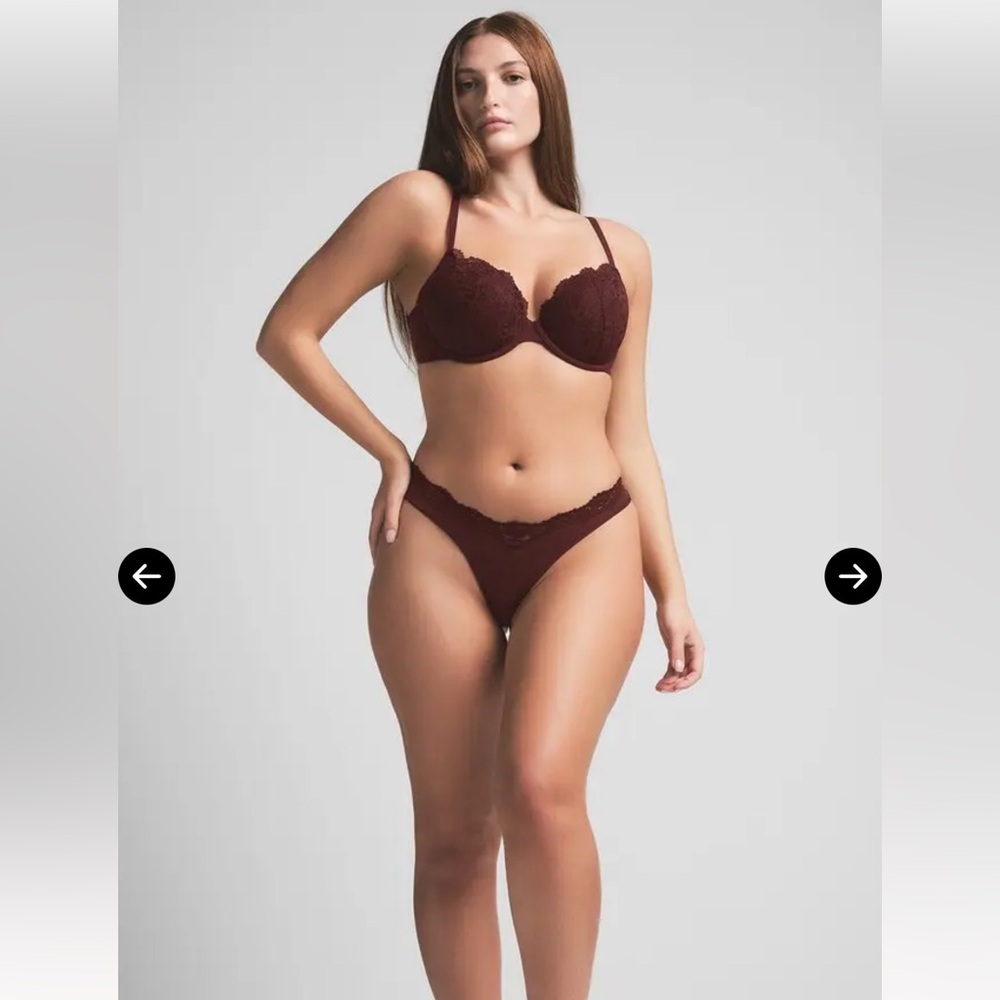 SKIMS Fits Everybody Lace Push Up bra